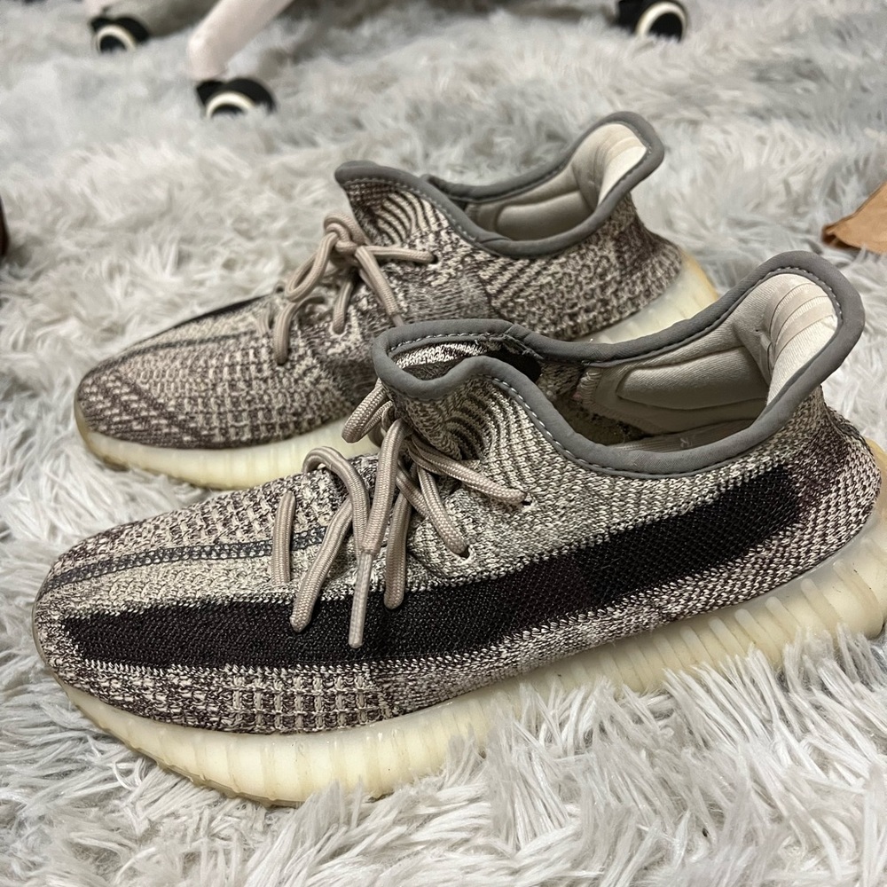 YEEZY BOOST 350 V2
"Zyon"